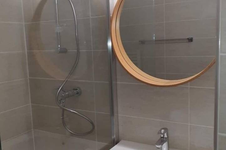 Ganze Wohnung, Wunderschönes Meerblick Apartment mit Pool und Klimaanlage in Théoule-sur-Mer, Massif de l'Esterel