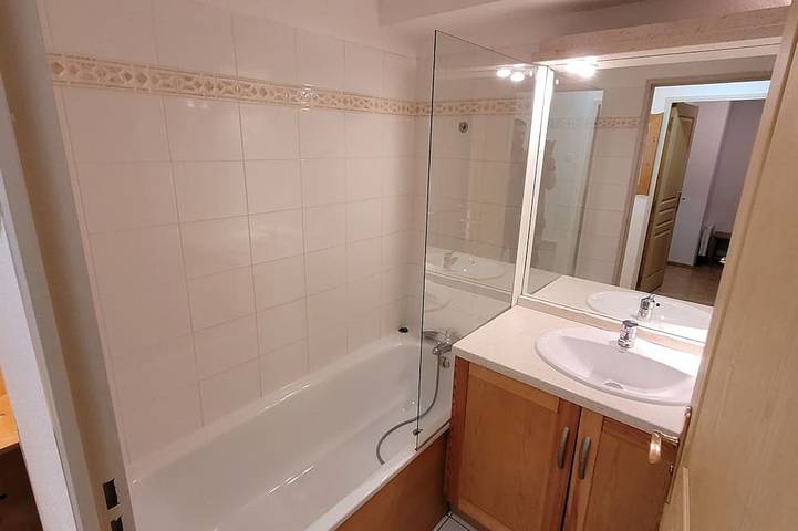 Apartamento entero, T3 garden apartment in residence in Bagnères-de-Luchon, Pirineos franceses