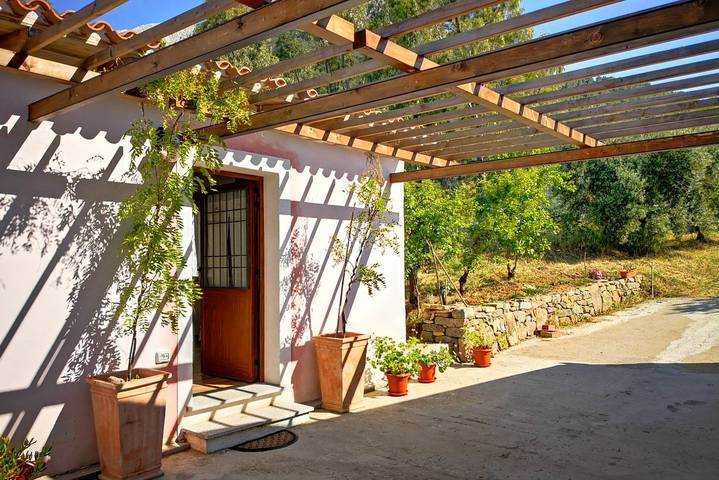Appartamento per 3 persone, con Giardino a Oliena