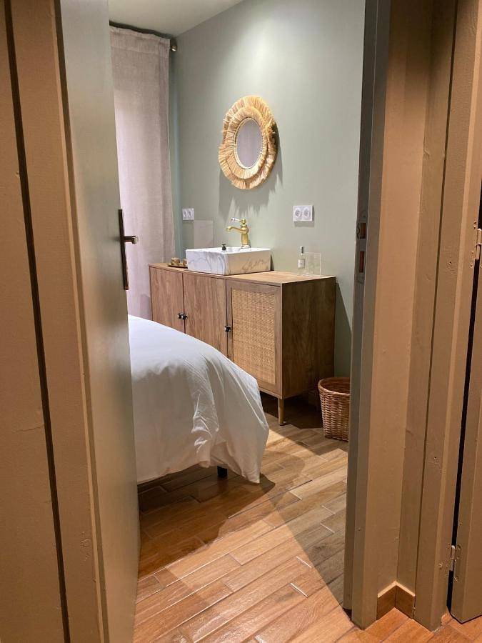 Gîte pour 2 personnes, avec terrasse et sauna à Saint-Louis-de-Montferrand