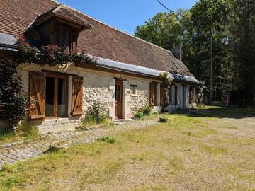 Gîte pour 12 personnes, avec terrasse ainsi que jardin et piscine, animaux acceptés à Rillé