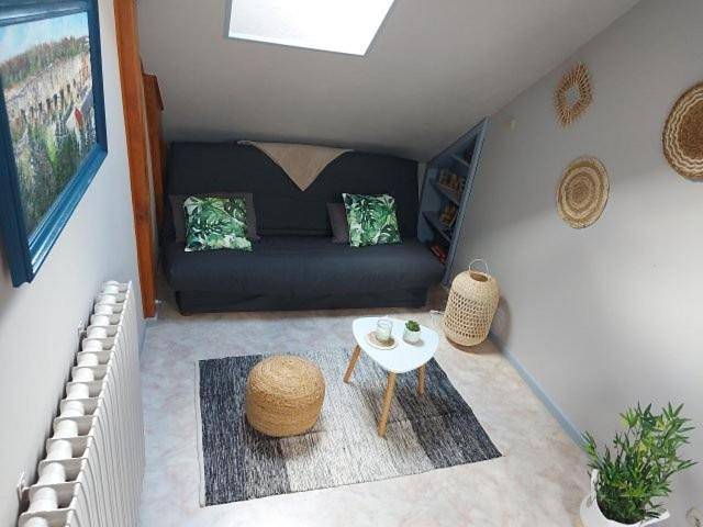 Chambre paisible climatisée-Petit déjeuner inclus in Euville, Région de Commercy