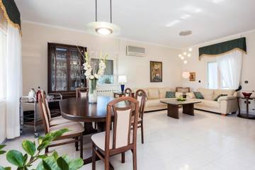 Holiday Rental for 10 People in Kavos, Corfu, Photo 1