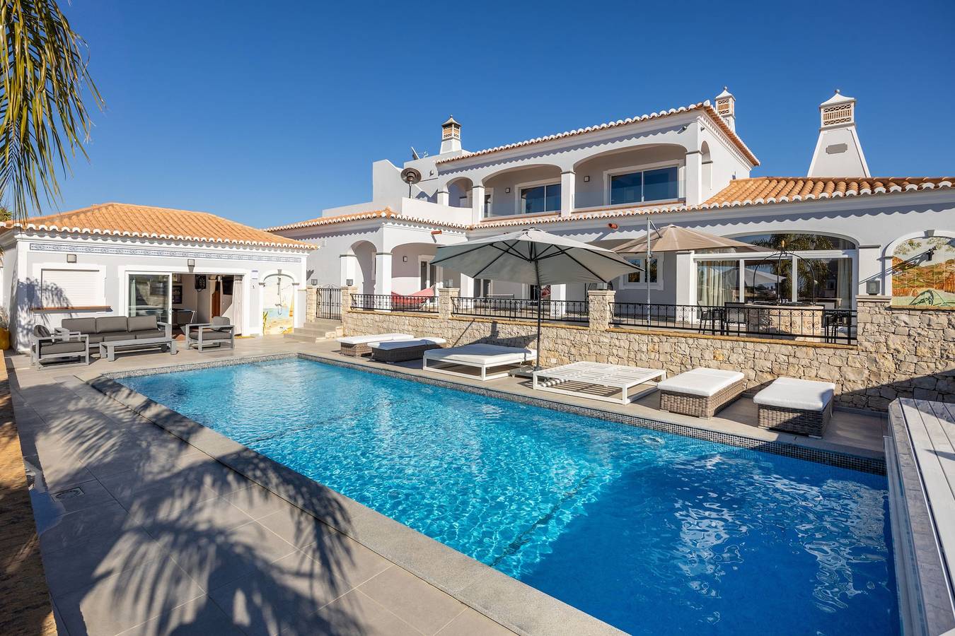 Beautiful Carvoeiro Villa | 4 Bedrooms | Villa Valley Sun | Private Pool & Panoramic Ocean Views | Algarve in Carvoeiro, Lagoa