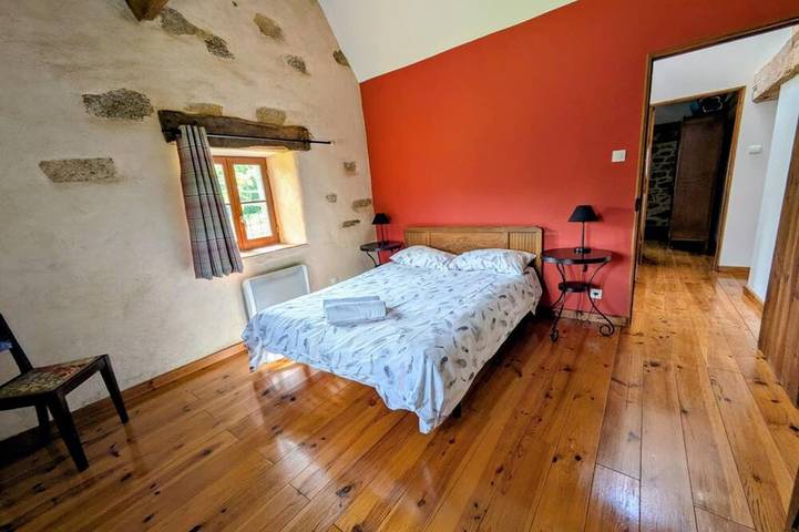 Gîte pour 26 personnes, avec piscine à Busserolles - 2