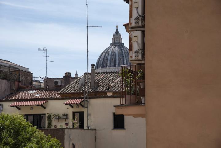 Gîte pour 3 personnes, avec balcon dans Basilique Saint-Pierre