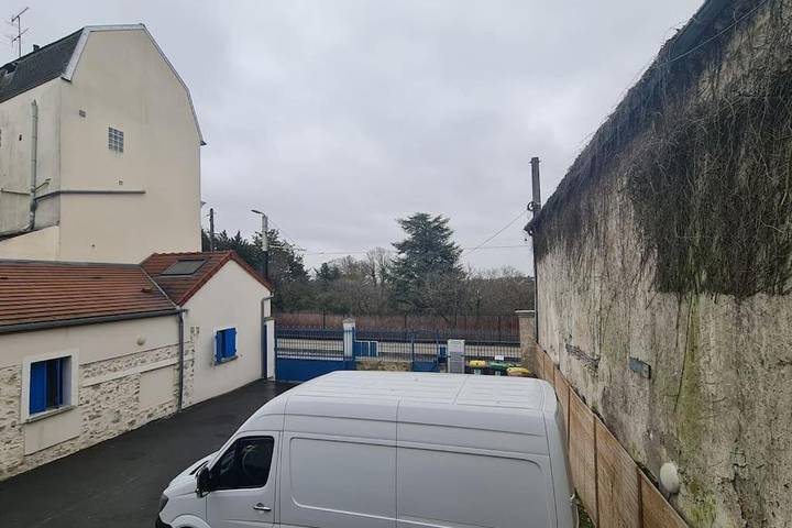 Gîte pour 5 personnes, avec terrasse et vue ainsi que piscine et jardin à Montfermeil - 3