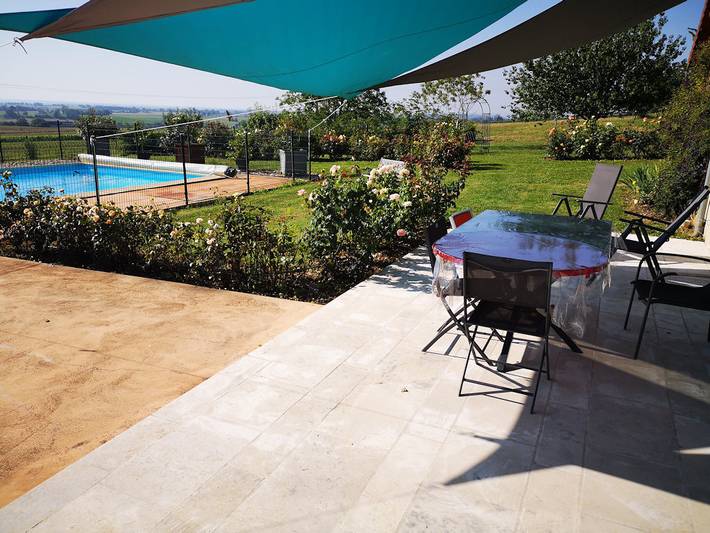 Gîte pour 5 personnes, avec terrasse ainsi que piscine et jardin, animaux acceptés dans Allier - 2