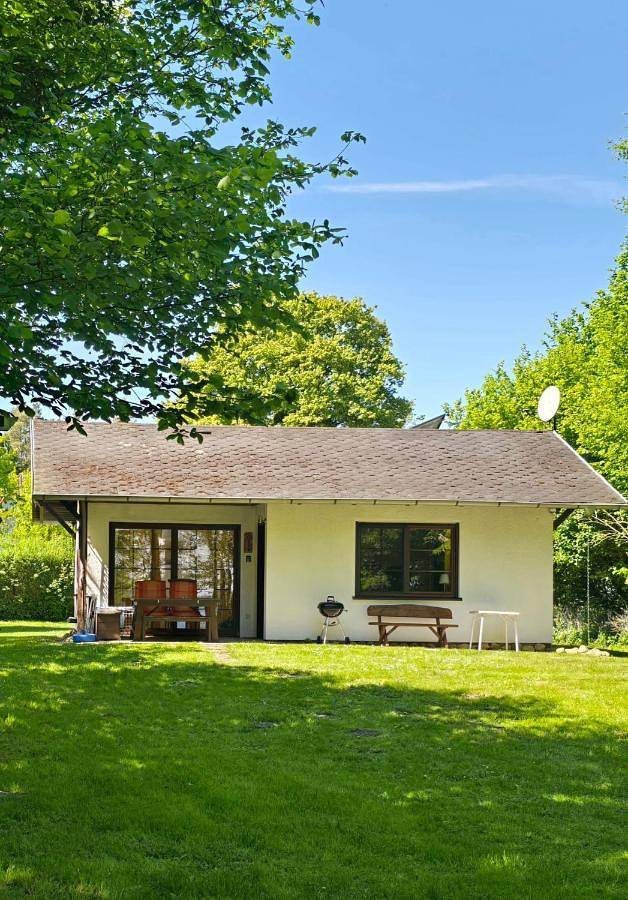Ferienhaus für 3 Personen, mit Terrasse und Seeblick sowie Garten am Plauer See