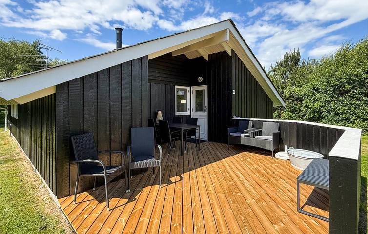 Ferienhaus für 8 Personen, mit Terrasse und Whirlpool sowie Sauna