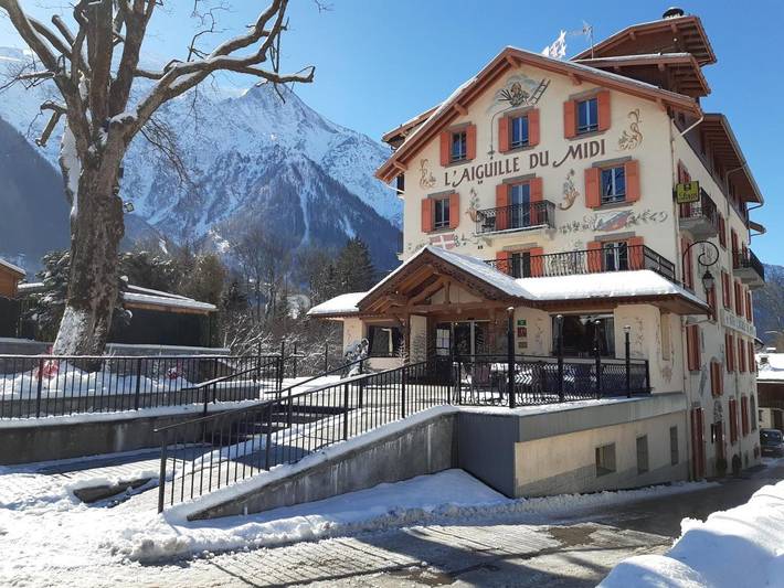 Hôtel pour 2 personnes, avec jardin et jacuzzi ainsi que piscine et sauna, adapté aux familles