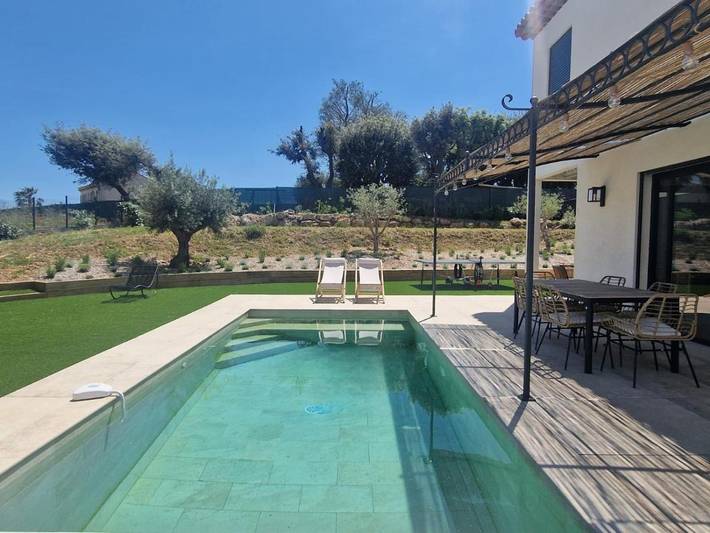 Location de vacances pour 6 personnes, avec vue ainsi que piscine et jardin à Sophia Antipolis - 2