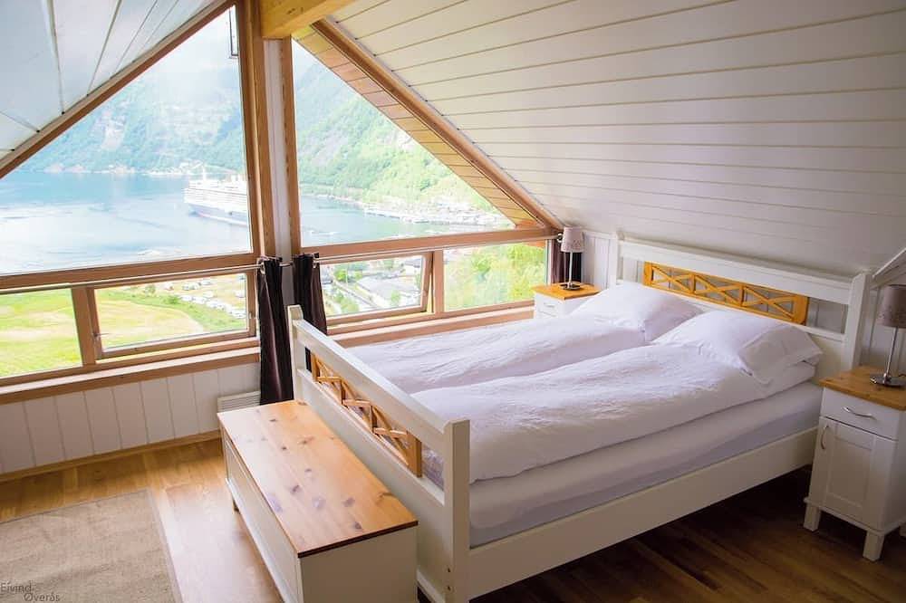 Geiranger - Amazing Villa - Panoramic Views and Spa Amenities in Geiranger, Stranda