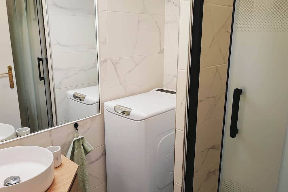 Appartement entier, Y Space  à 200m de la gare de St. Quentin en Yvelines, 10 minutes de Versailles in Montigny-le-Bretonneux, Yvelines