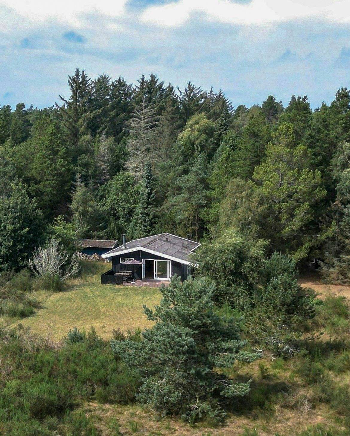 Abgelegenes Haus aus den 70er Jahren mit 10.000 m² unberührter Natur in Råbjerg-Bunken, Ålbæk
