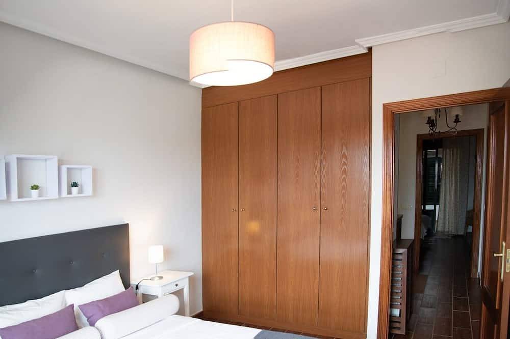 Agradable adosado con piscina privada, Bbc  y a 2,5 km de Puy Du Fou. in Argés, Provincia de Toledo