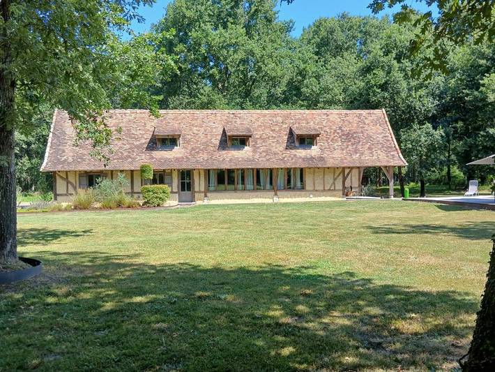 Location de vacances pour 6 personnes, avec Terrasse et Piscine à Allons