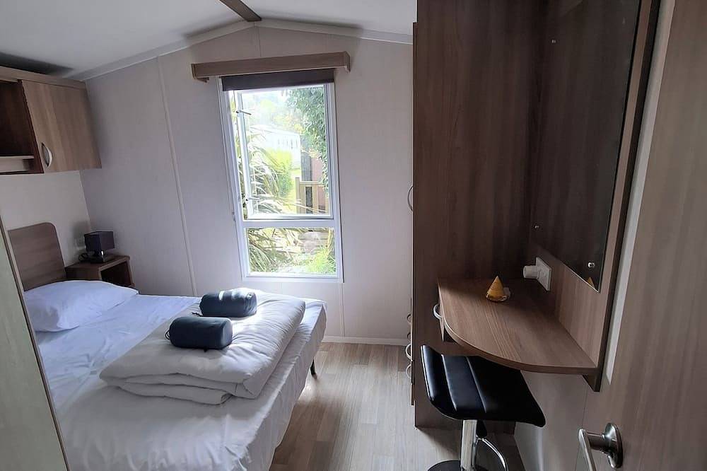 Mobihome Confort 3 Chambres 6 Personnes Dans Le Camping Paradis 4 Etoiles in Clohars-Carnoët, Côte de Cornouaille