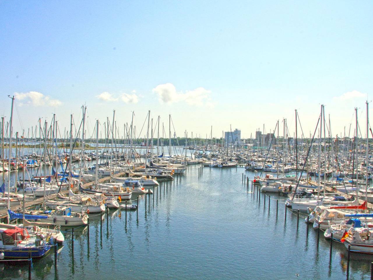 Ganze Ferienwohnung, Yachthafenblick in Steinwarder, Heiligenhafen