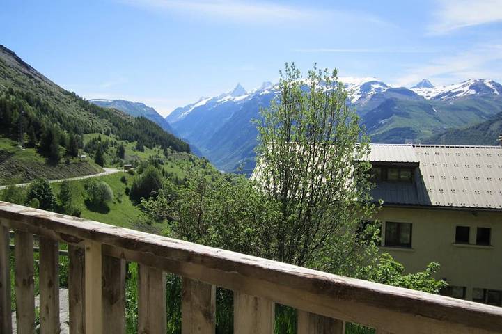 Ganze Wohnung, 2-Zimmer-Wohnung direkt an der Piste mit freiem Parkplatz und herrlicher Aussicht – Auris en Oisans in Auris, Nationalpark Écrins