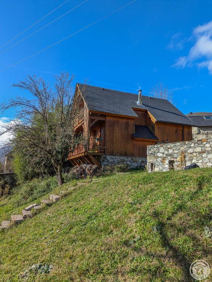 Gîte pour 5 personnes, avec terrasse et jardin, animaux acceptés