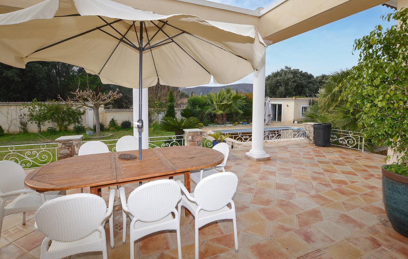 Accogliente appartamento con piscina, terrazza e aria condizionata vicino alla spiaggia di Roya in Oletta, Calvi e dintorni