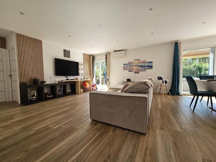 Location de vacances pour 8 personnes, avec piscine ainsi que jardin et vue, animaux acceptés à La Crau - 3