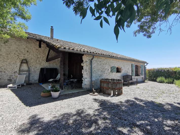 Gîte pour 4 personnes, avec piscine, animaux acceptés