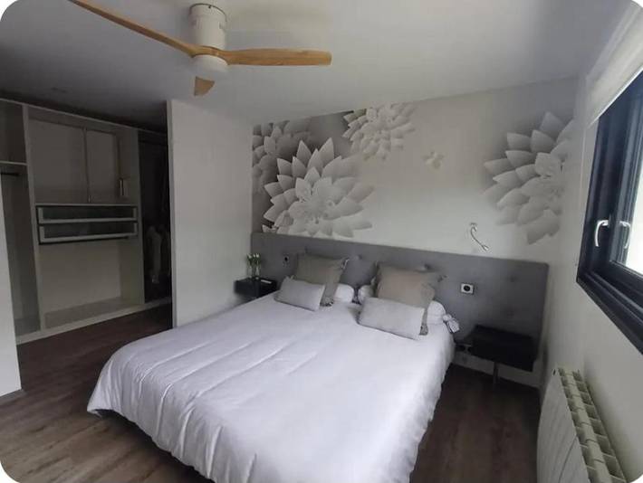 Location de vacances pour 4 personnes, avec Terrasse ainsi que Jardin et Piscine à Grésy-sur-Aix - 2
