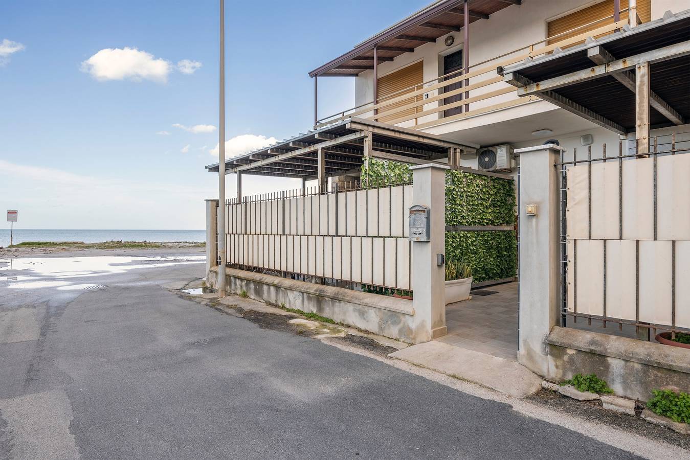 Appartement entier, Appartement 'Lido Azzurro Sea Terra' avec vue montagne, Wi-Fi et climatisation in Villagrazia di Carini, Carini