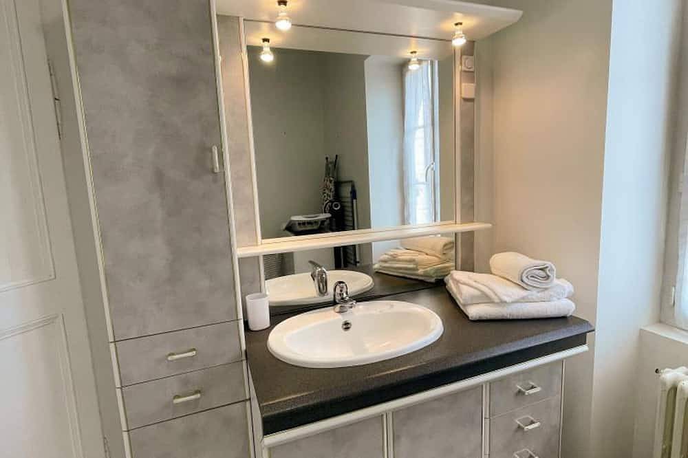 Casa acogedora con terraza privada, aparcamiento y Wifi in Saint-Claude-de-Diray, Región de Blois