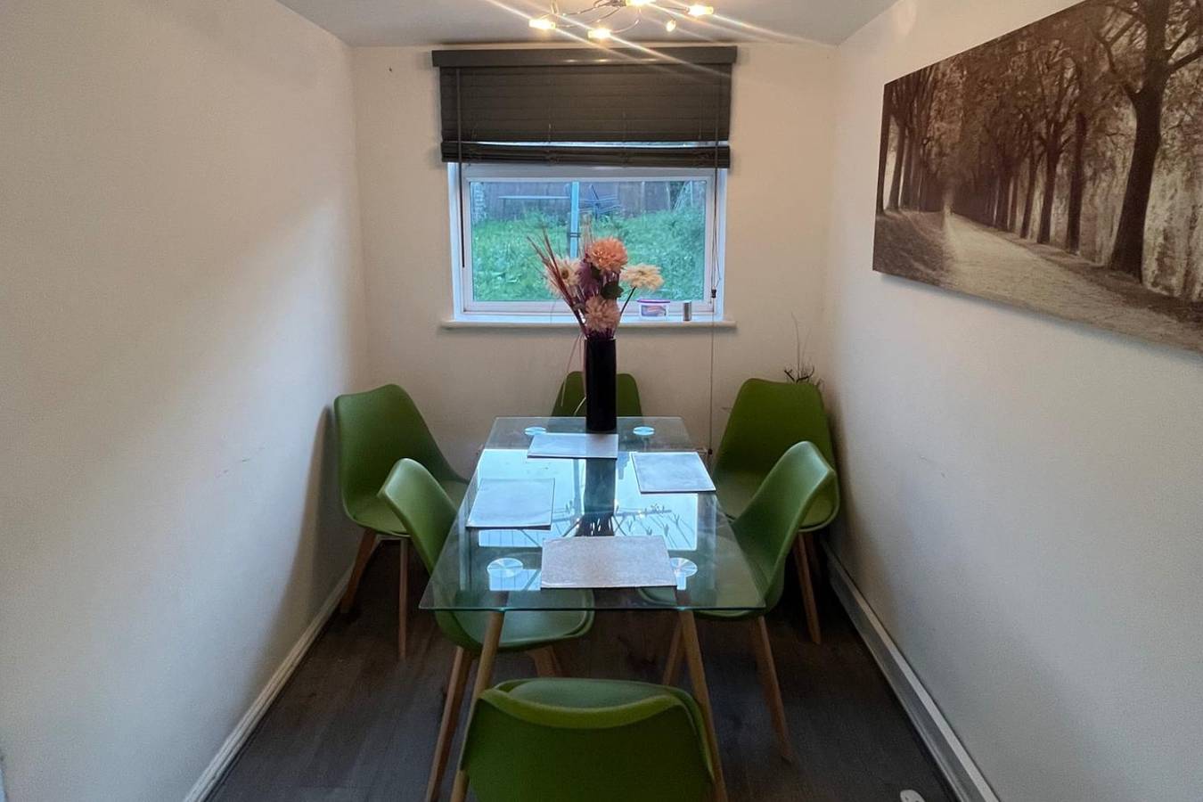 3 Bed House Sleeps 6 -Enclosed Garden-Free Parking in Botany Bay, Kent