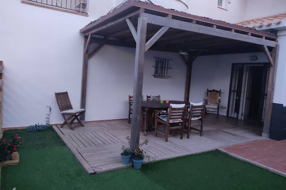 Ganze Wohnung, Spacious and bright apartment 700m from the beach in Playa Flamenca, Orihuela