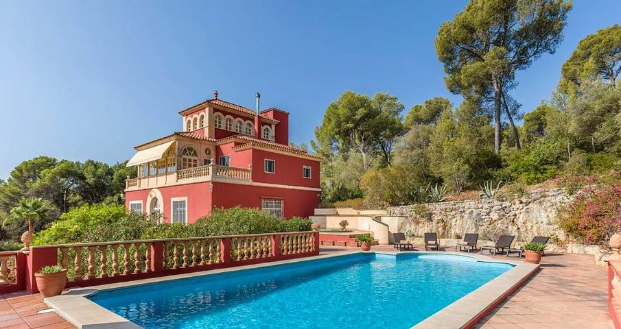 Villa voor 8 personen, with Terras and Tuin as well as Zwembad and Uitzicht in Son Vida