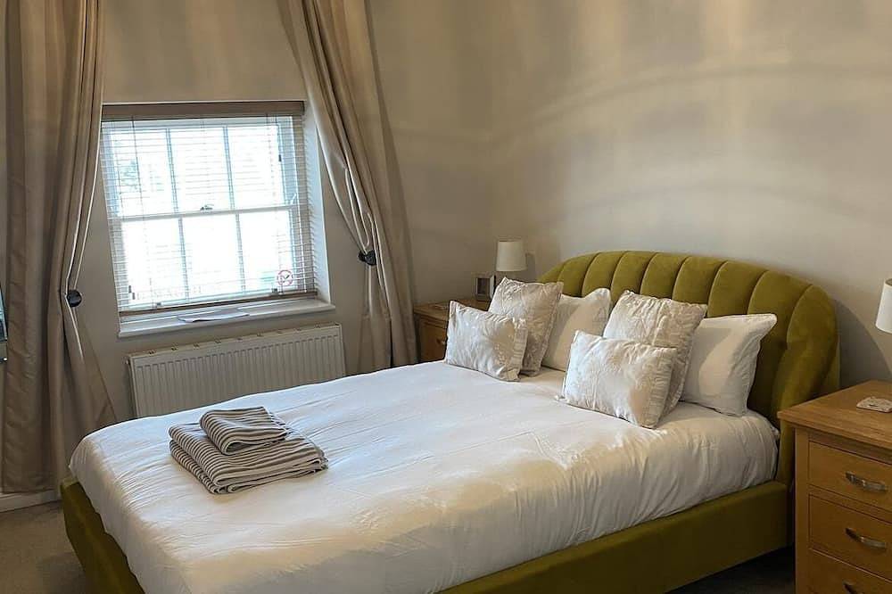 Entire apartment, Lovely large 2 Bedroom apartment in the city of Hereford in Hereford, Herefordshire