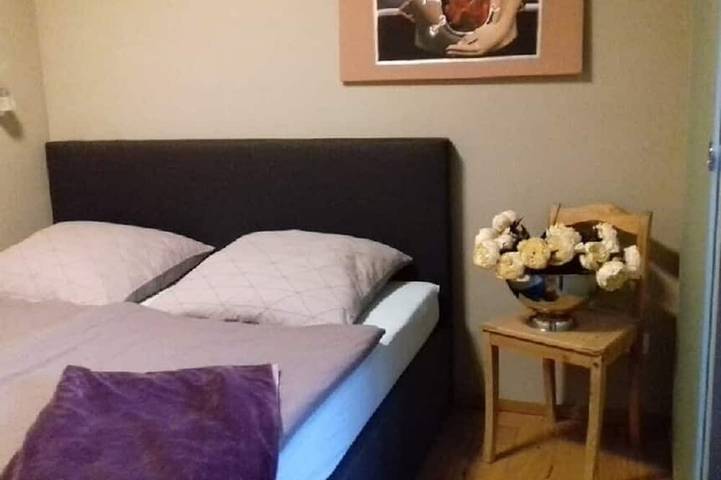 Ganze Wohnung, Gemütliche Ferienwohnung mit eigener Sonnenterrasse in Tirschenreuth, Ostbayern