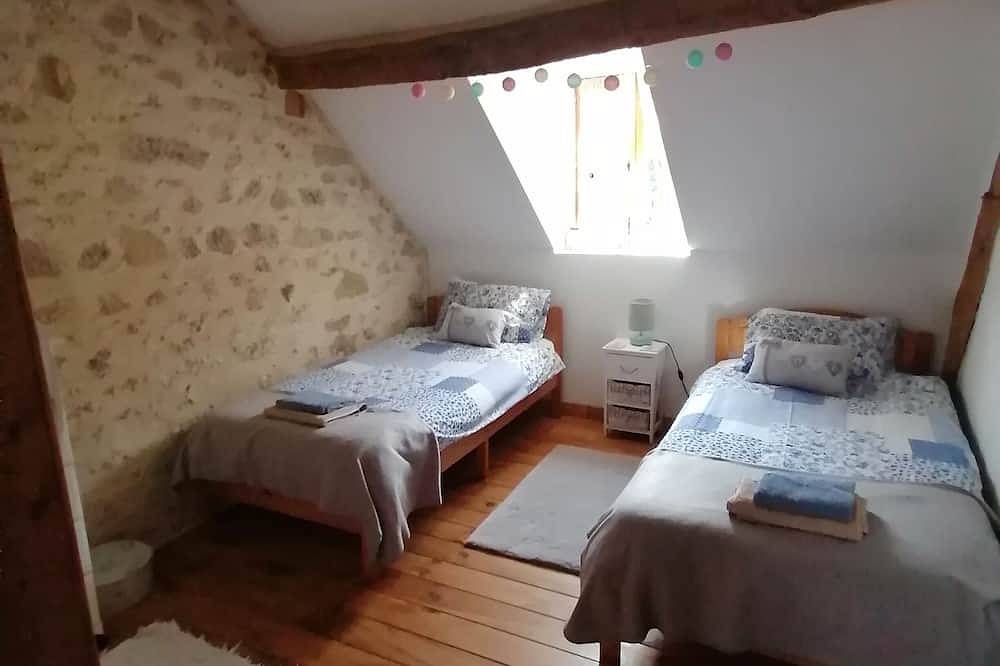 La Josselyn Beau Cottage De Caractère (1) avec Piscine 10x5 in Cromac, Région de Bellac