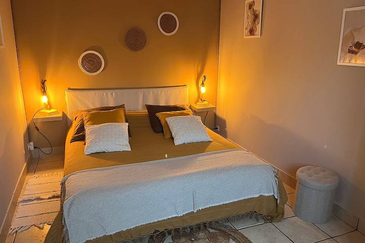 Location de vacances pour 6 personnes, avec jardin, animaux acceptés à Saint-Julien-de-Chédon - 2