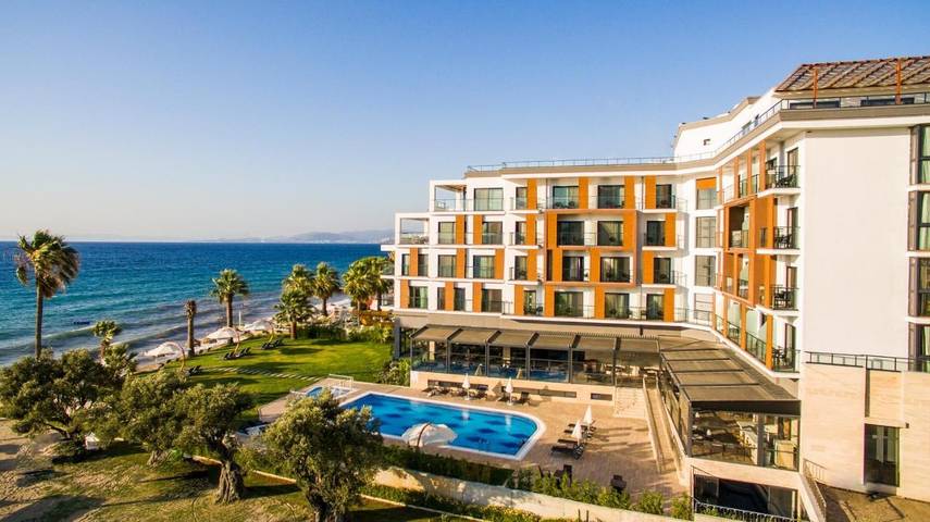 Hotel für 3 Personen, mit Garten und Whirlpool sowie Pool und Sauna in Kusadasi