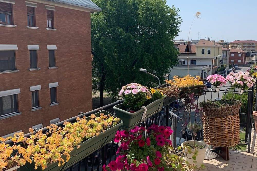 Ganze Wohnung, 3 Bedroom Apartment in Novara in Novara, Novara Provinz