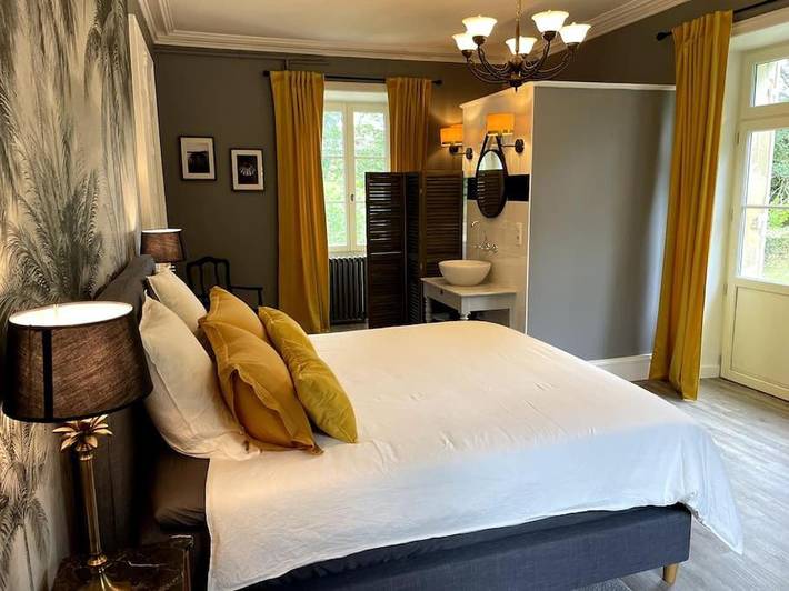 Location de vacances pour 12 personnes, avec vue et jardin à Saint-Médard-d'Excideuil - 2