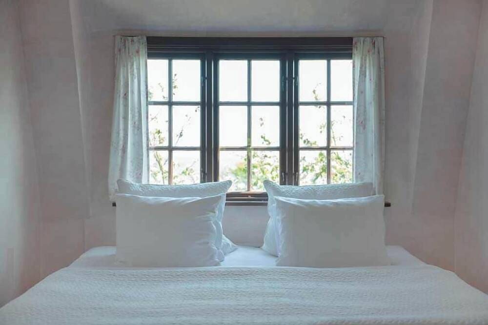 Welcome to Gula Gården, a historic gem in the heart of Ljugarn, Gotland in Ljugarn, Gotland