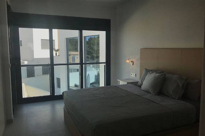 Villa de lujo de 5 dormitorios con piscina privada climatizada y sala de cine. in San Miguel de Salinas, Costa Blanca
