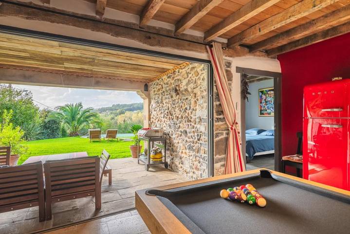 Location de vacances pour 8 personnes, avec jardin ainsi que piscine et vue à Espelette - 2