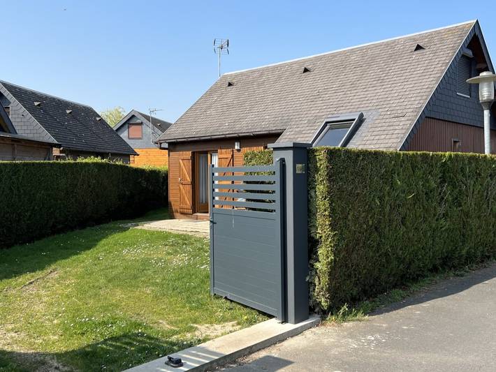 Chalet pour 6 personnes, avec Terrasse ainsi que Jardin et Piscine dans le Calvados