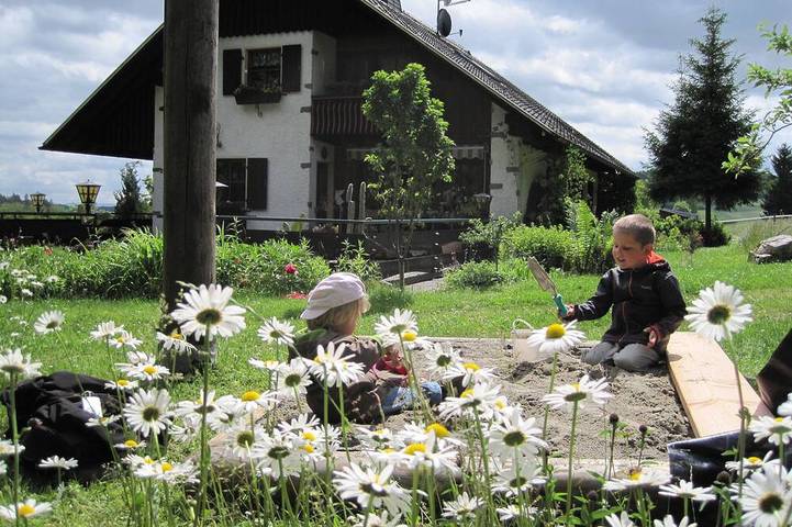 Ferienwohnung für 4 Personen, mit Balkon und Garten in Bonndorf im Schwarzwald
