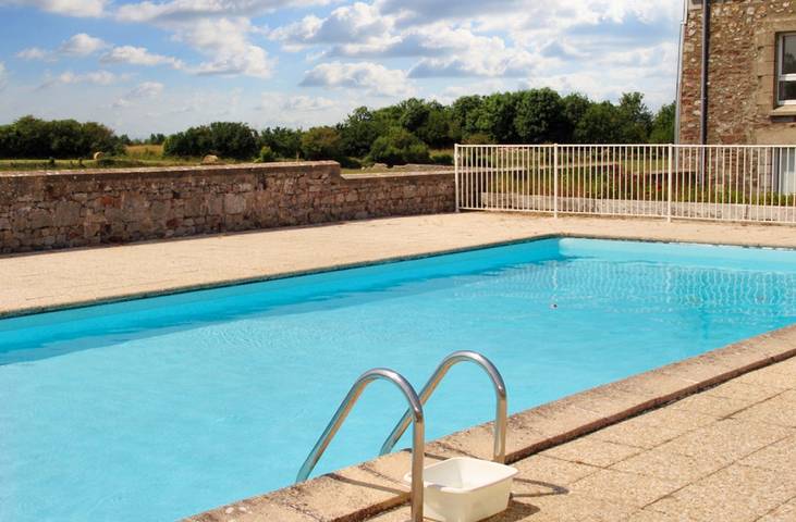Gîte pour 5 personnes, avec piscine et balcon à Montmartin-sur-Mer - 2