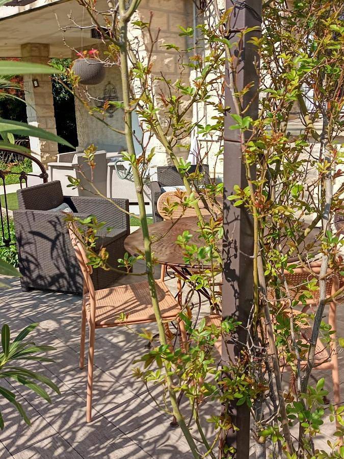 Appartement entier, One-Bedroom Apartment in Pernes-les-Fontaines, Parc naturel régional du Mont-Ventoux