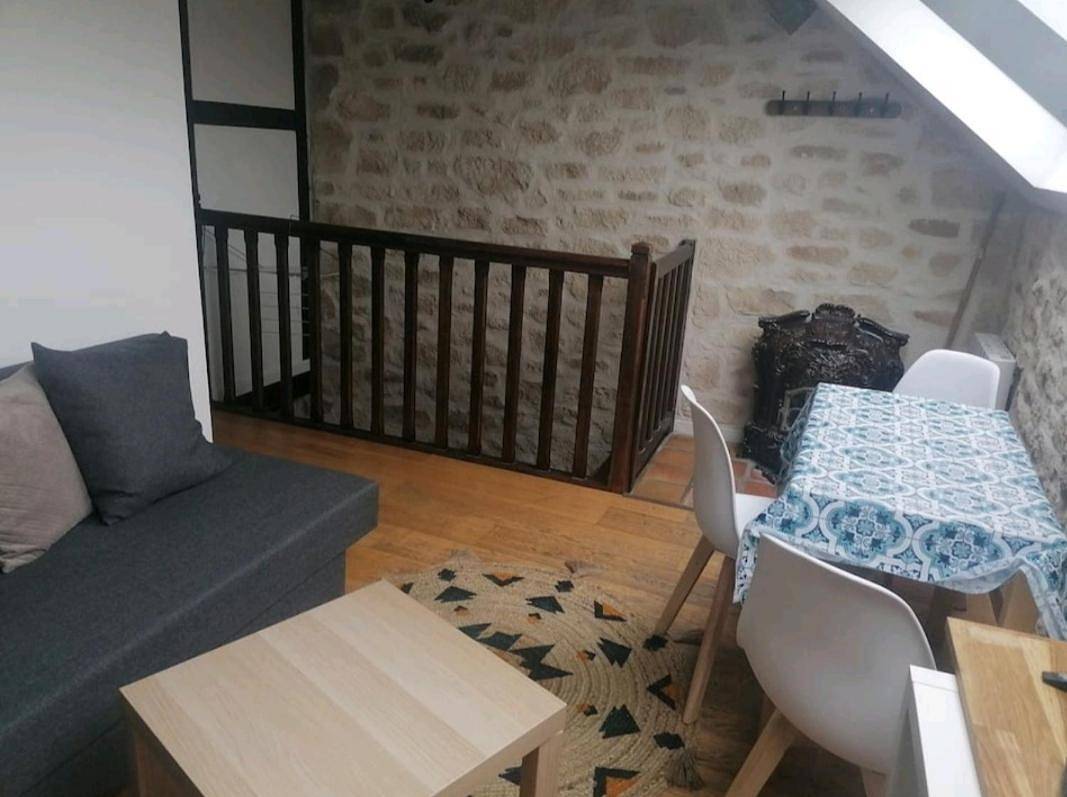 Appartement entier, One-Bedroom Apartment in Écharcon, Essonne