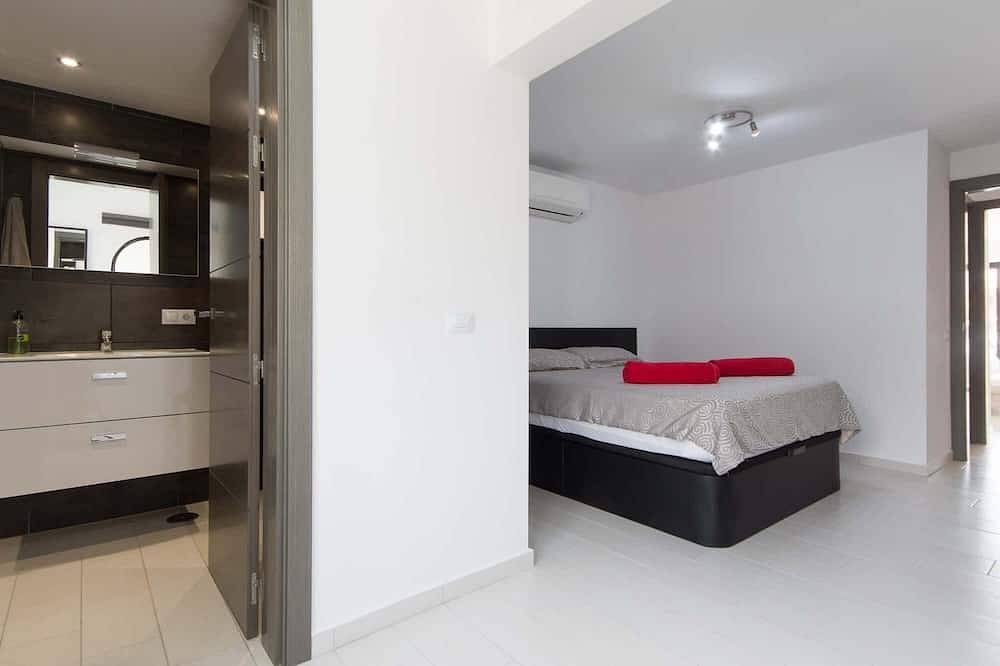 Villa Las Flores by Tenerife Villas Online Co Uk in San Eugenio Alto, Adeje